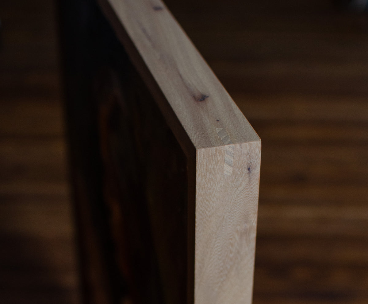 Elm Floating Canvas Frame
