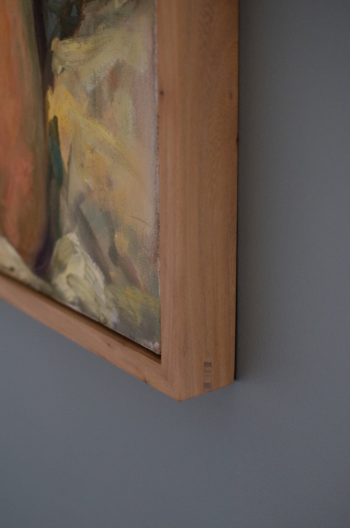 Elm Floating Canvas Frame
